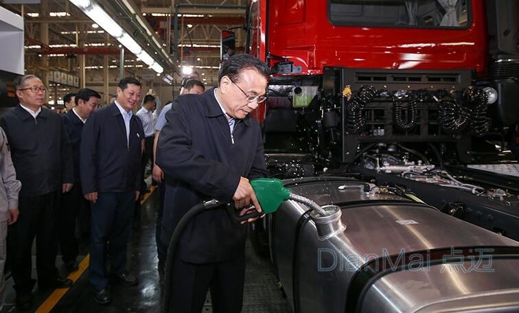 溫家寶總理在工廠